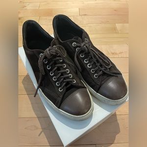 WINGS + HORNS SHOES SIZE 8